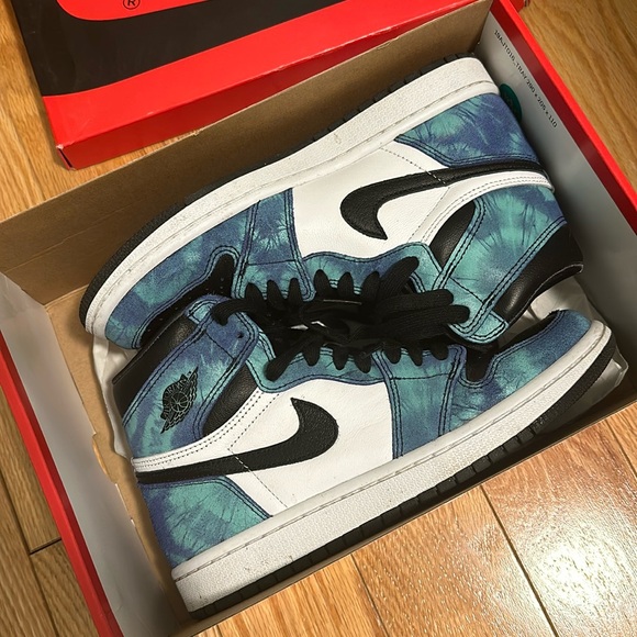 🩵Air Jordan Tie Dye - Picture 1 of 8